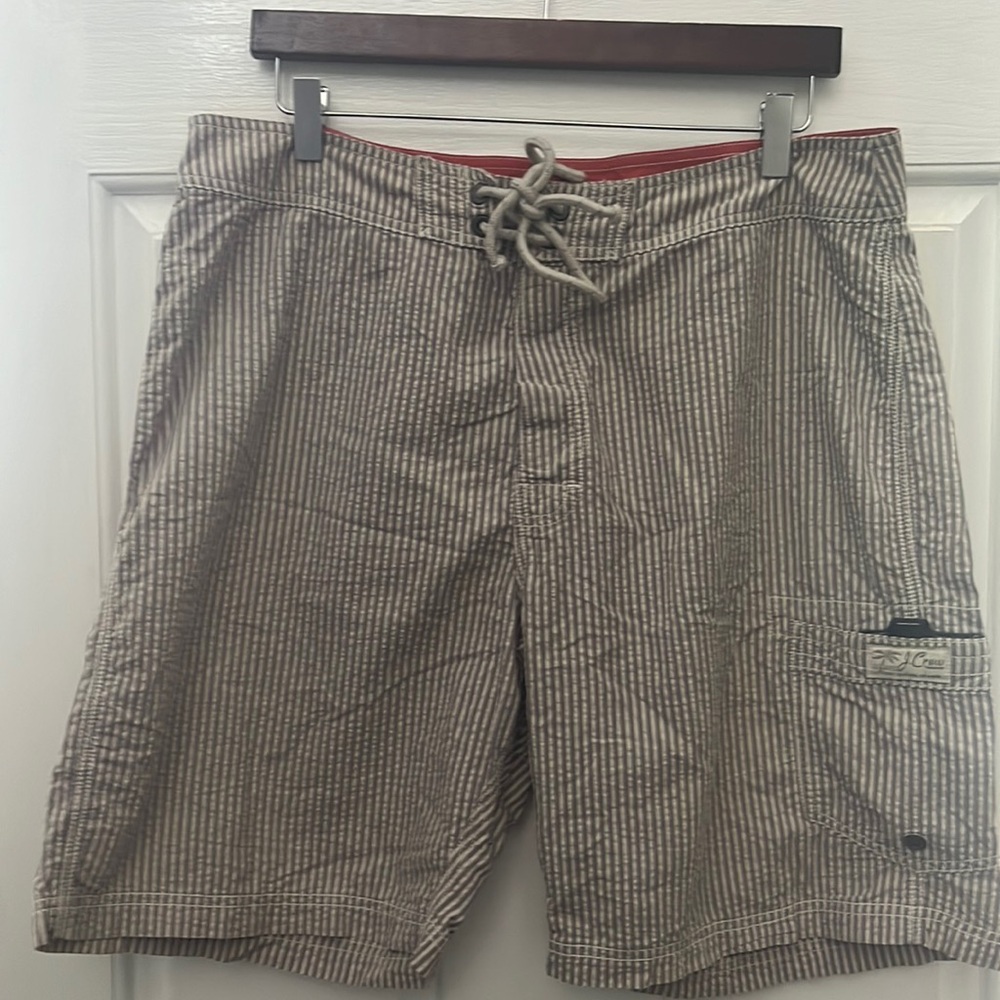 PRE-OWNED J. CREW MEN'S SEERSUCKER SWIM TRUNKS- SIZE 35